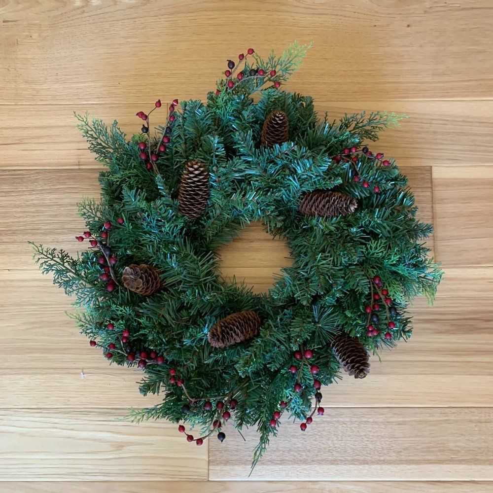 Frontgate EUC 18 Inch Christmas Wreath